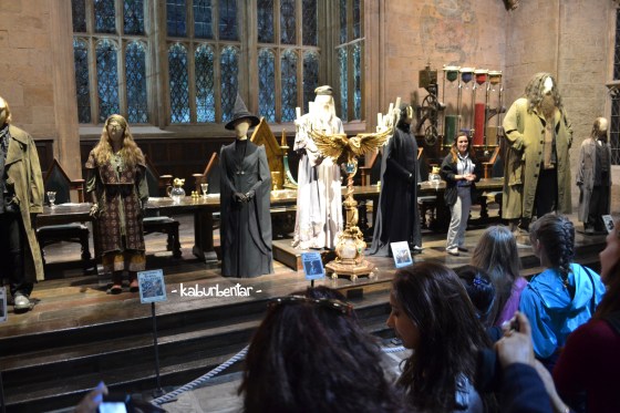 Wardrobe yang dipakai guru Hogwarts