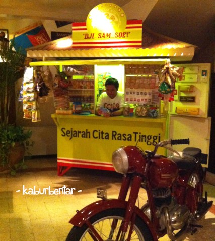 Ngitung duit hasil jualan :P