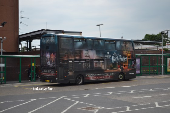 Shuttle bus penghubung Watford Junction dan museum